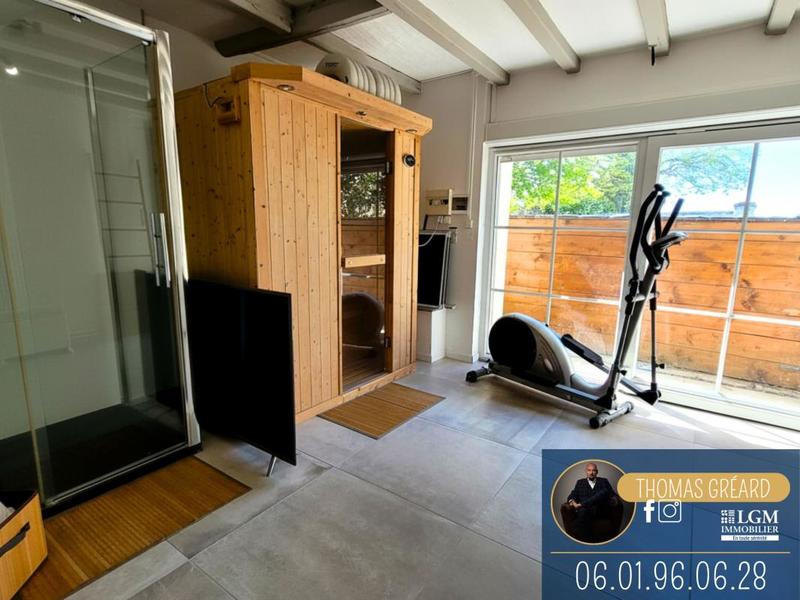 Propriété - 217 m² - 5 pièces