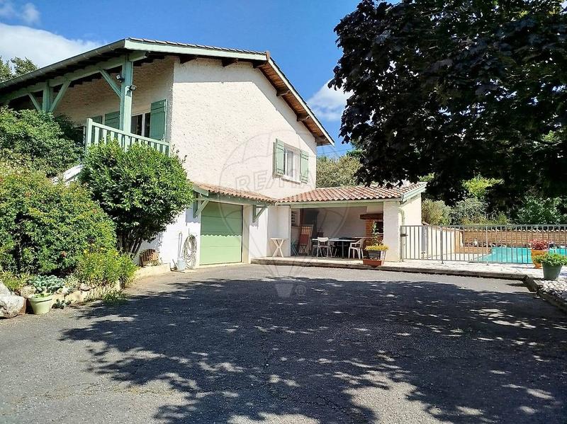 Maison - 106 m² - 5 pièces