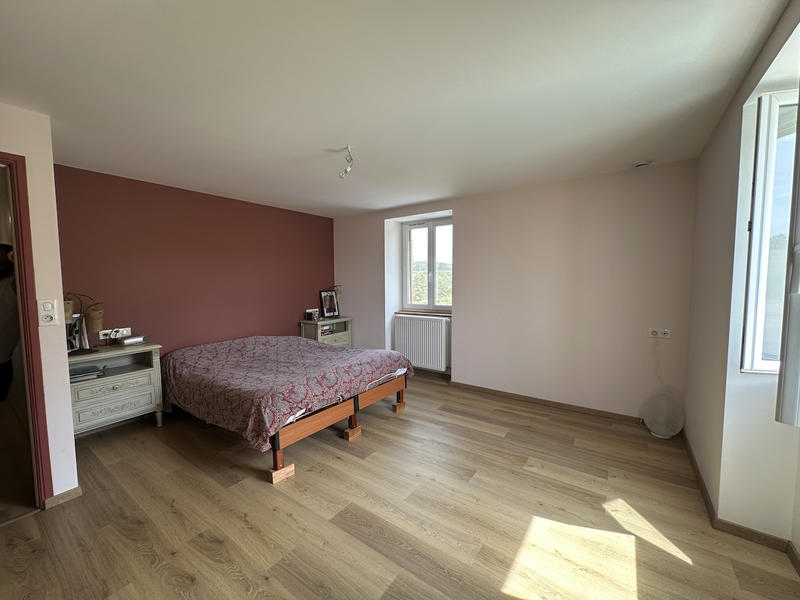 Maison - 230 m² - 7 pièces