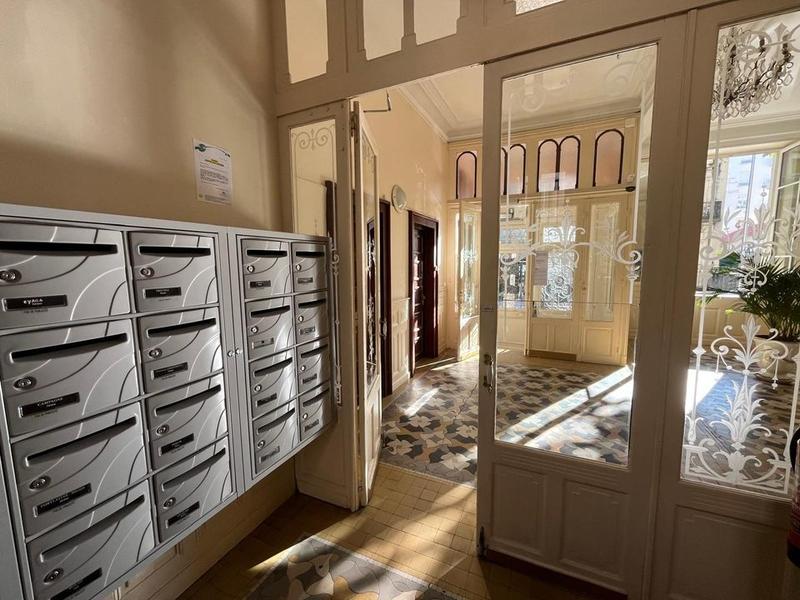 Appartement - 64 m² - 2 pièces