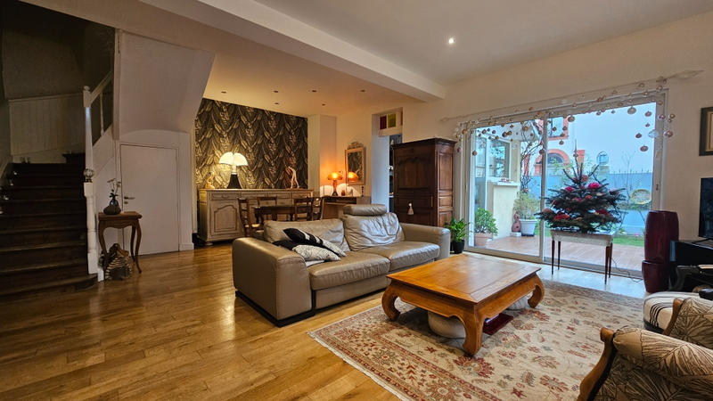 Maison - 140 m² - 5 pièces
