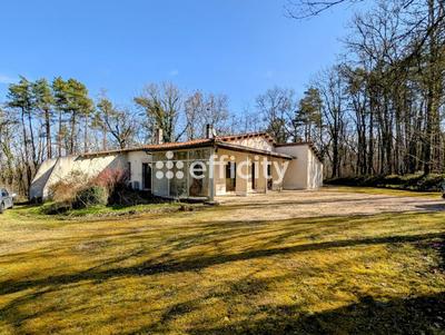 Maison - 140 m² - 7 pièces