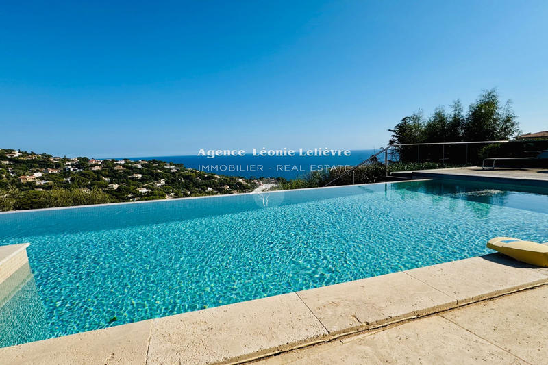 Maison - 240 m² - 6 pièces