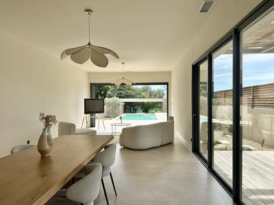 Villa - 171 m² - 6 pièces