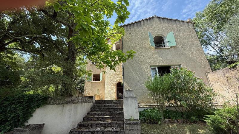 Villa - 159 m² - 10 pièces