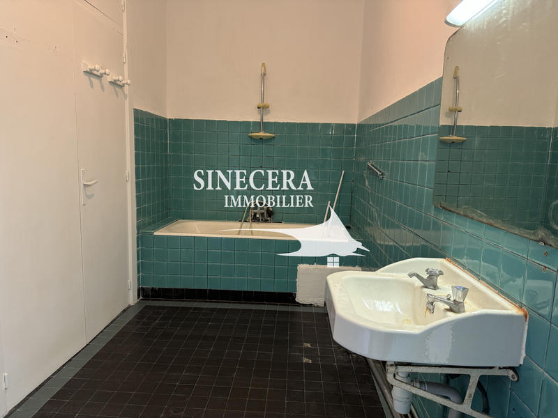 Propriété - 600 m² - 16 pièces