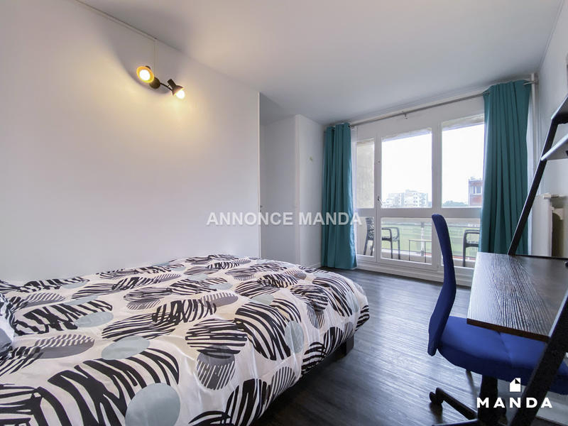 Chambre - 10 m² - 6 pièces