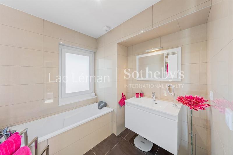 Maison - 200 m² - 6 pièces