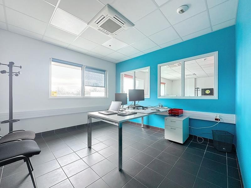 Bureau - 143 m² - 7 pièces