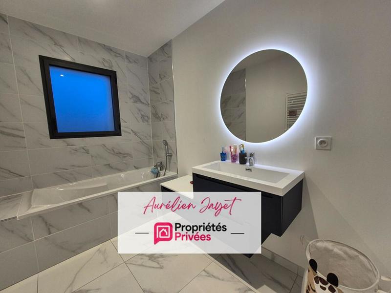 Maison - 121 m² - 5 pièces