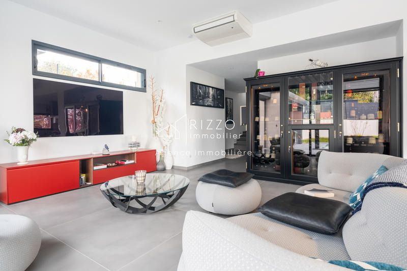 Villa - 290 m² - 6 pièces