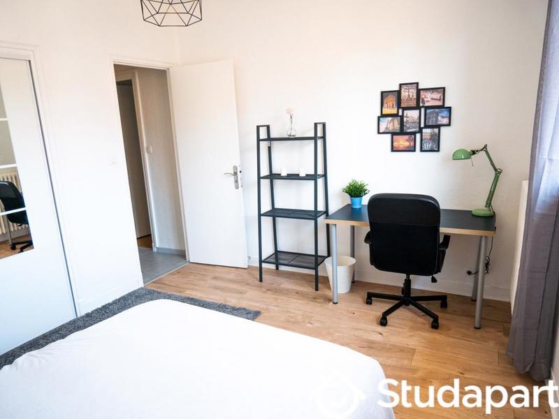 Chambre - 14 m² - 1 pièce