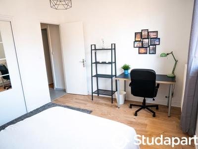 Chambre - 14 m² - 1 pièce