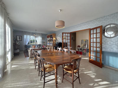 Maison - 200 m² - 7 pièces