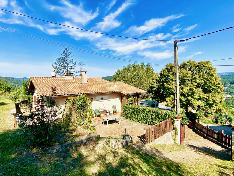 Maison - 106 m² - 5 pièces