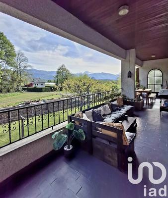 Maison - 218 m² - 8 pièces