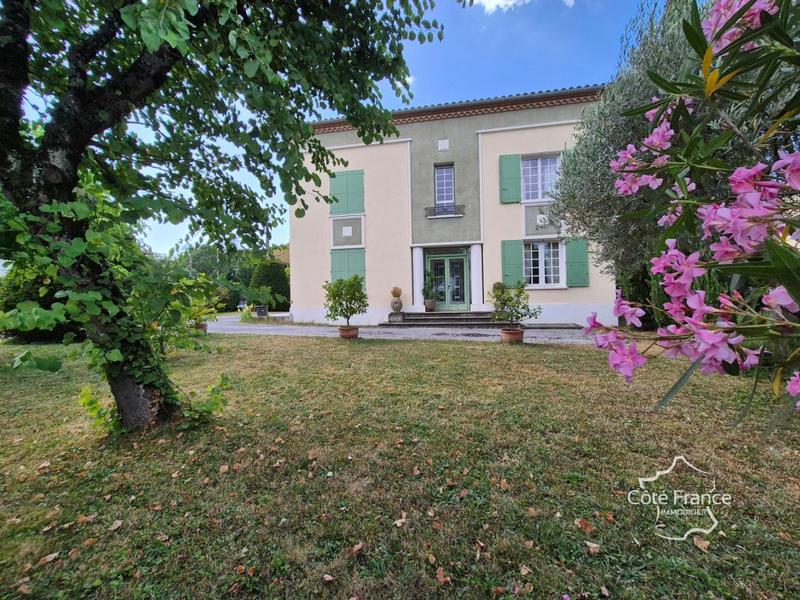 Maison de maîtres - 208 m² - 7 pièces