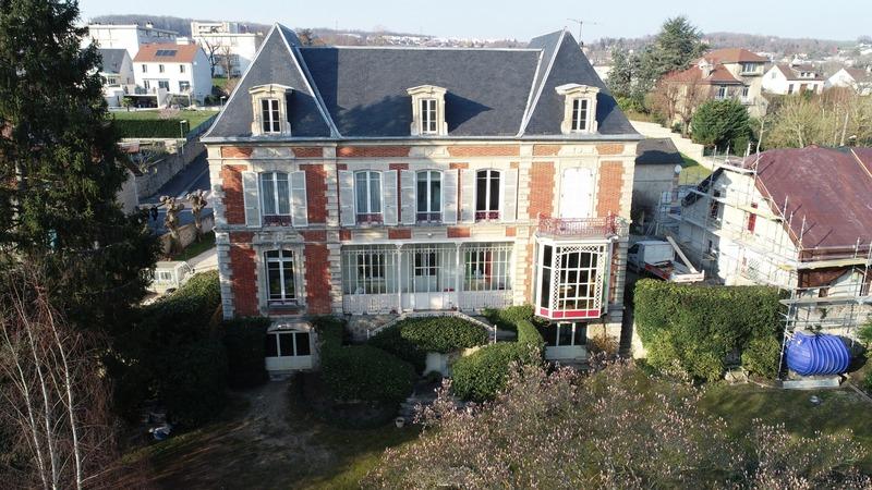 Demeure - 750 m² - 25 pièces