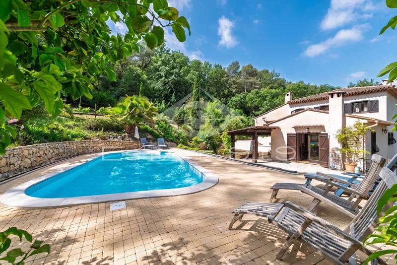 Villa - 235 m² - 7 pièces