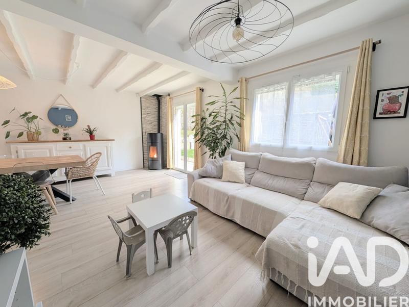 Maison - 94 m² - 5 pièces