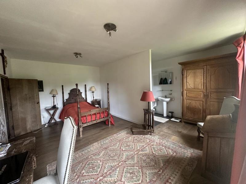 Maison - 420 m² - 12 pièces