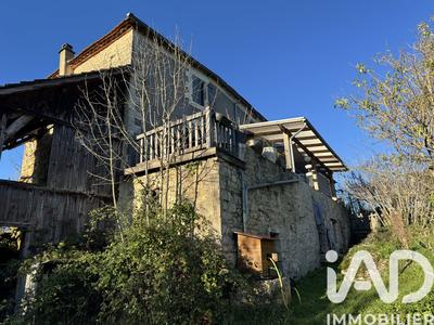 Maison - 180 m² - 9 pièces