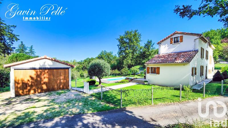 Maison - 210 m² - 7 pièces