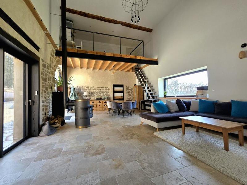 Maison - 180 m² - 6 pièces