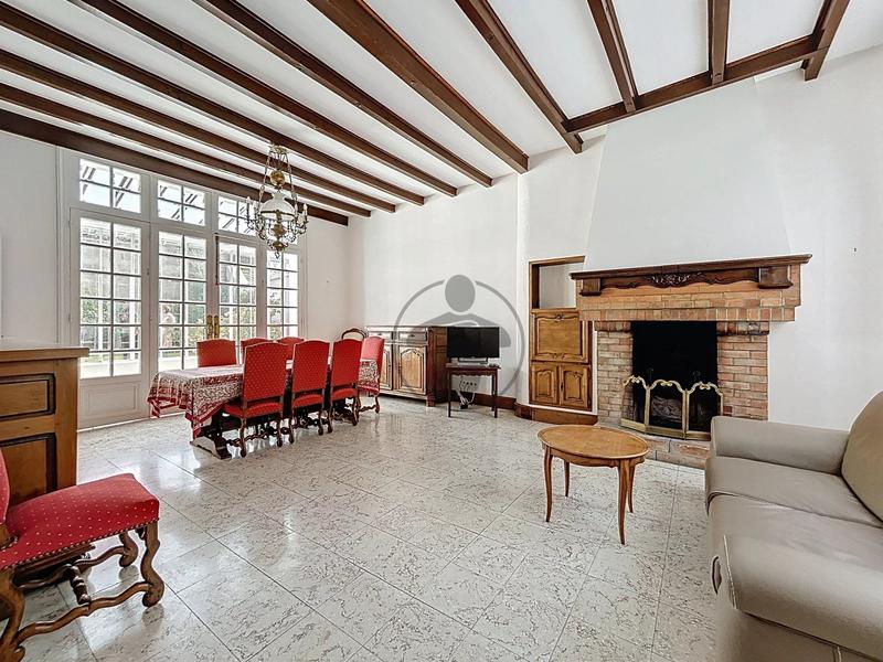 Maison - 199 m² - 6 pièces