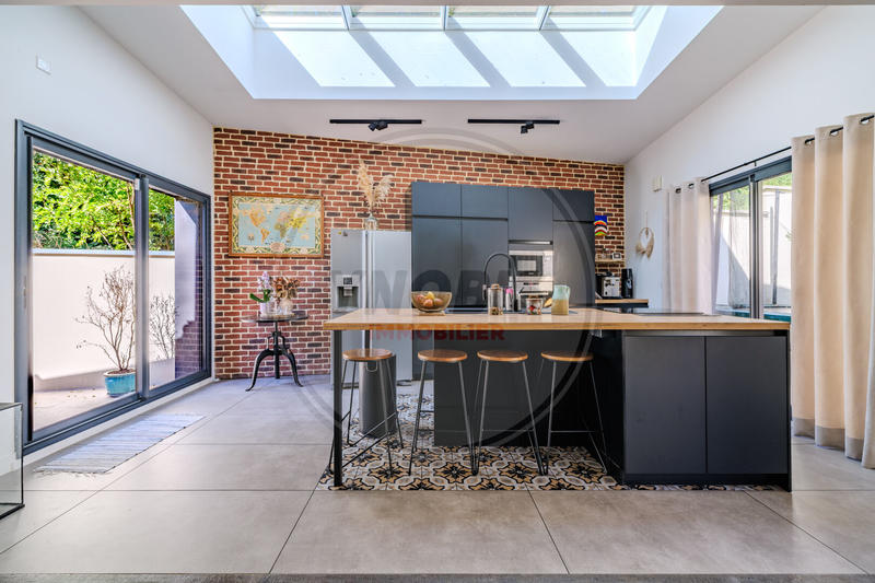 Maison - 161 m² - 6 pièces