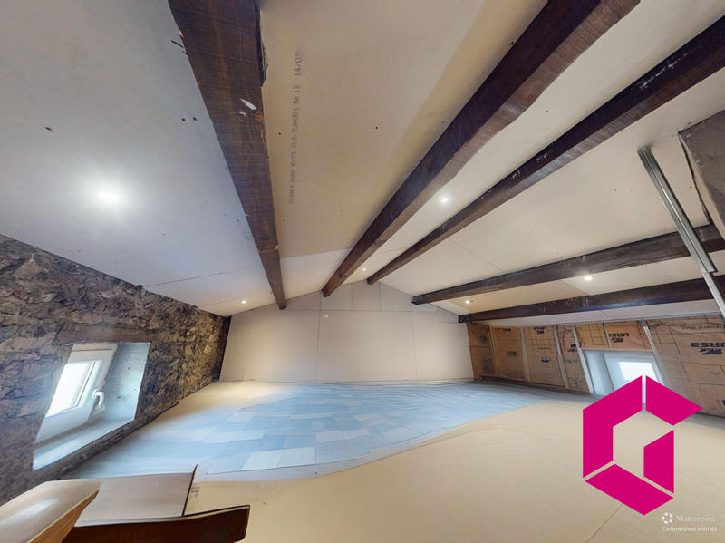 Maison - 102 m² - 4 pièces