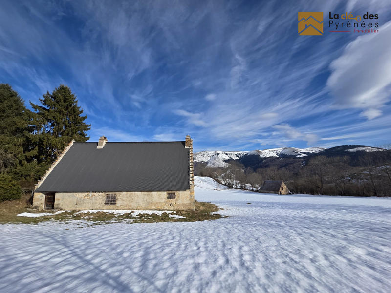 Maison ancienne - 200 m² - 2 pièces
