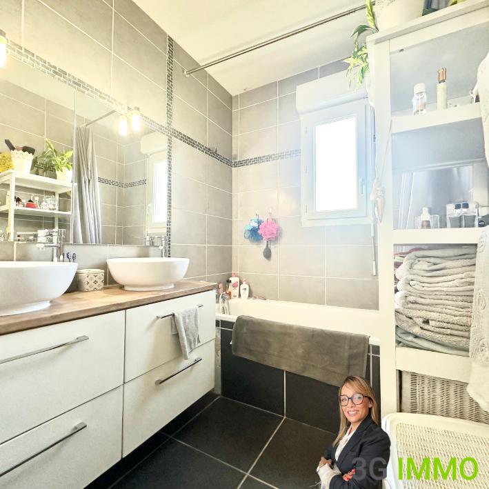 Maison - 88 m² - 4 pièces