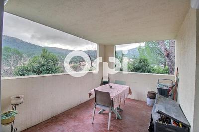 Appartement - 98 m² - 6 pièces