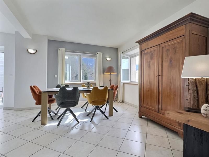 Maison - 240 m² - 6 pièces