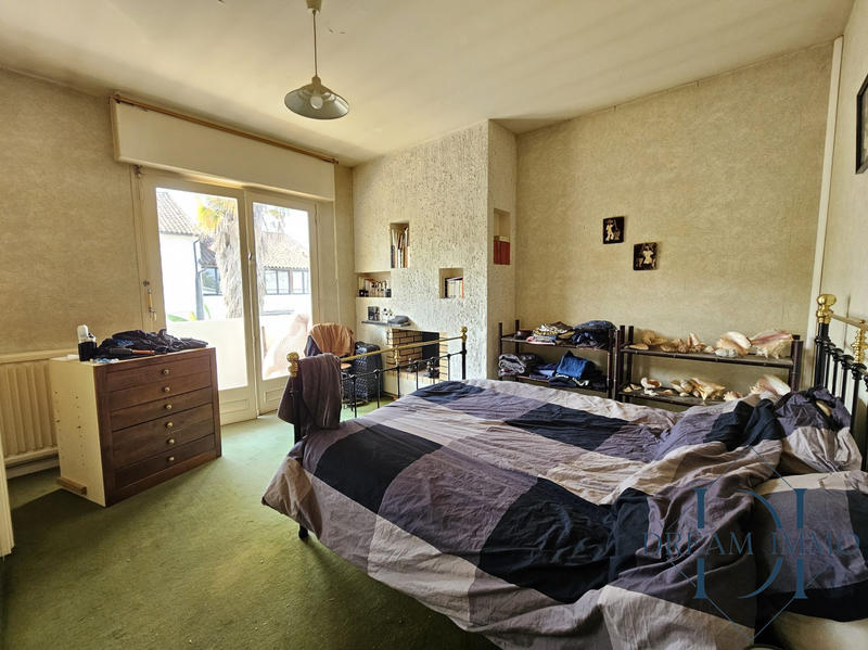 Villa - 319 m² - 14 pièces