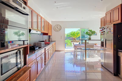 Villa - 165 m² - 6 pièces