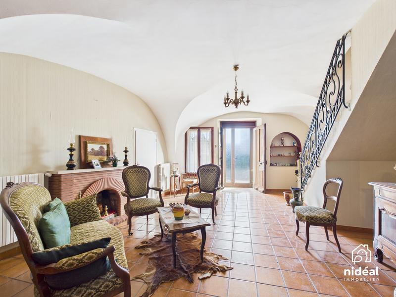 Maison - 280 m² - 7 pièces