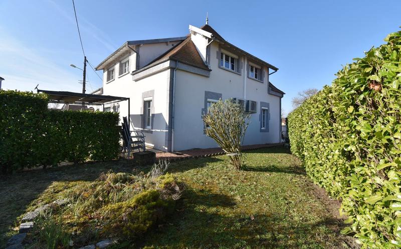Maison - 349 m² - 10 pièces