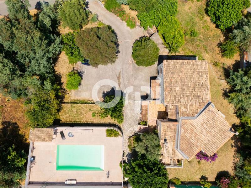 Villa - 280 m² - 8 pièces