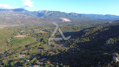 Terrain - 8 400 m²
