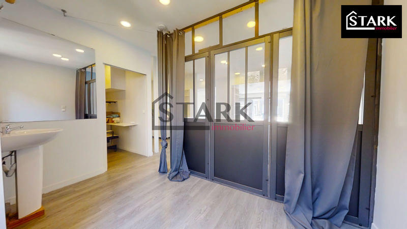 Local commercial - 82 m² - 4 pièces