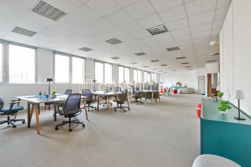 Bureau - 982 m²