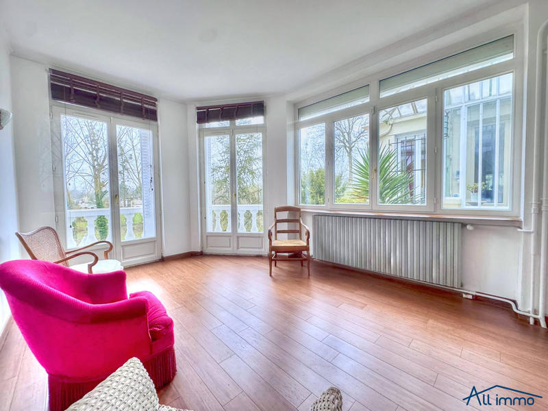 Maison ancienne - 197 m² - 8 pièces