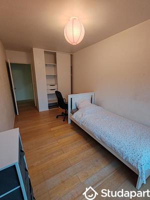 Chambre - 12 m² - 1 pièce