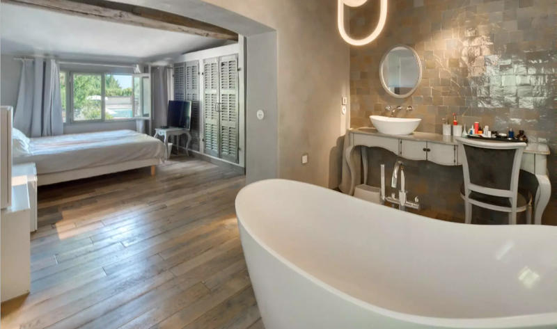 Demeure - 300 m² - 7 pièces