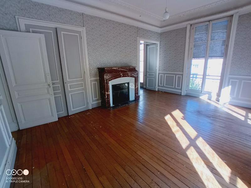 Maison - 581 m² - 1 pièce