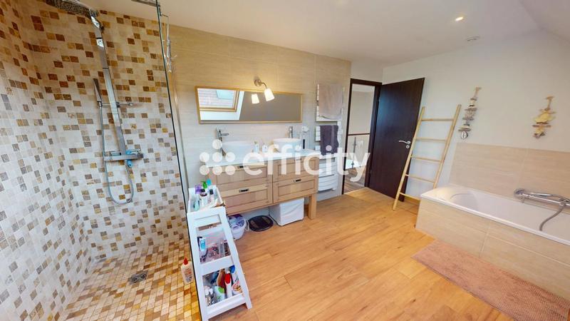 Maison - 150 m² - 6 pièces