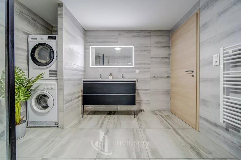 Appartement - 80 m² - 4 pièces