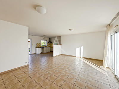 Maison - 86 m² - 4 pièces